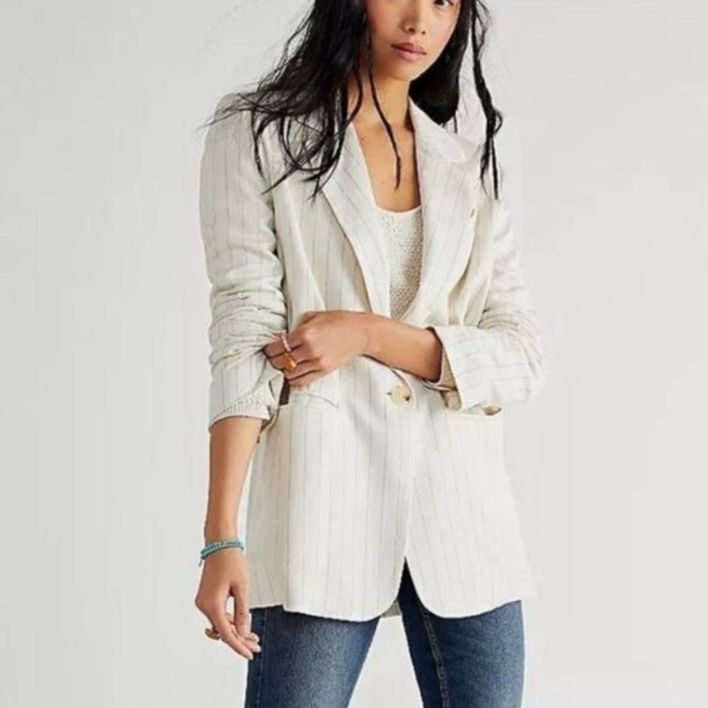 Free People women’s Crosby blazer. Size Small. Brand new with tags.